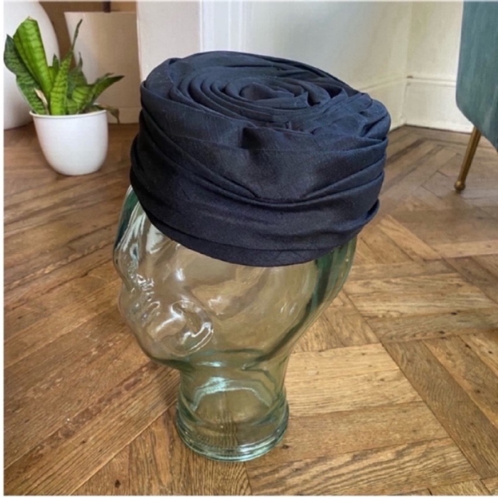 1950s vintage hat from Macys macys pill box hat ribbon hat